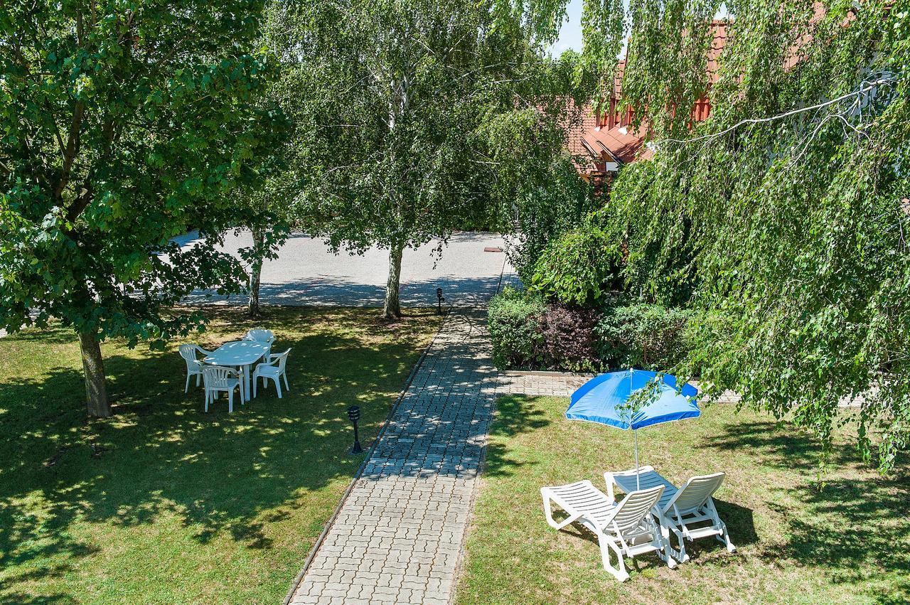 Alina Apartmanhaz Хевіз Екстер'єр фото